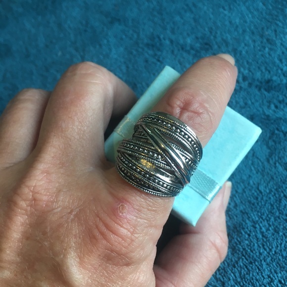 Silver ring - Picture 6 of 7